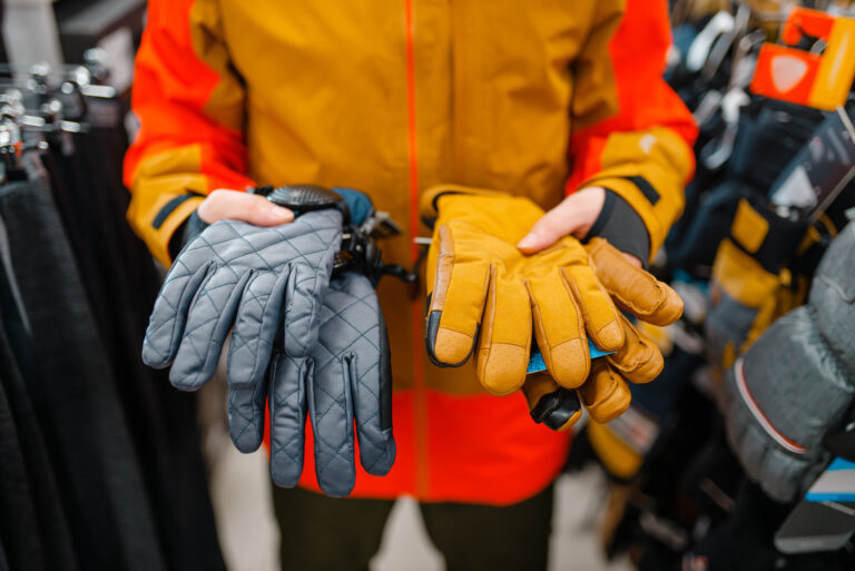 2024’s Best Heated Ski Gloves: Reviews, Comparisons, and Buying Guide